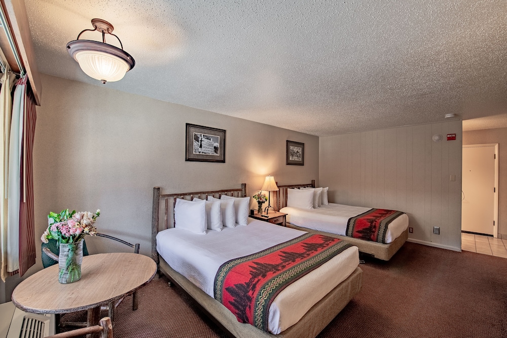 Standard Room, 2 Queen Beds photo 1