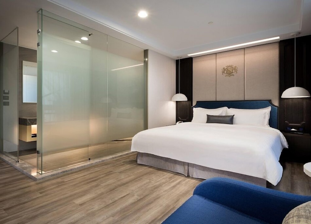 Classic Double Room, No Windows (No Parking) photo 3
