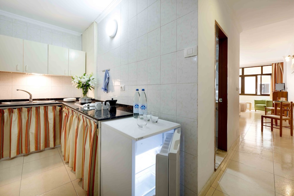 Studio, Kitchen (Single Use)
