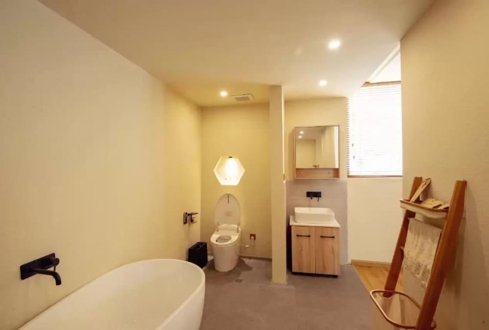 Double Room with Bathtub photo 3