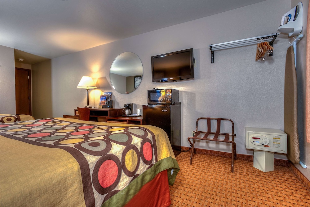 Room, 2 Queen Beds, Accessible, Non Smoking - Photo 4