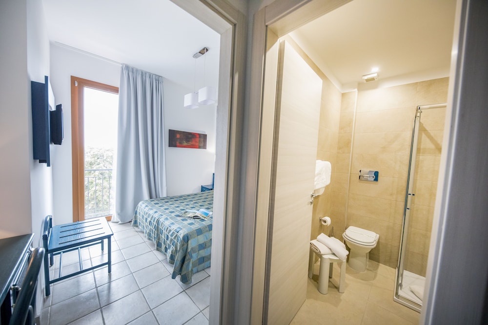 Classic Double or Twin Room - Photo 2