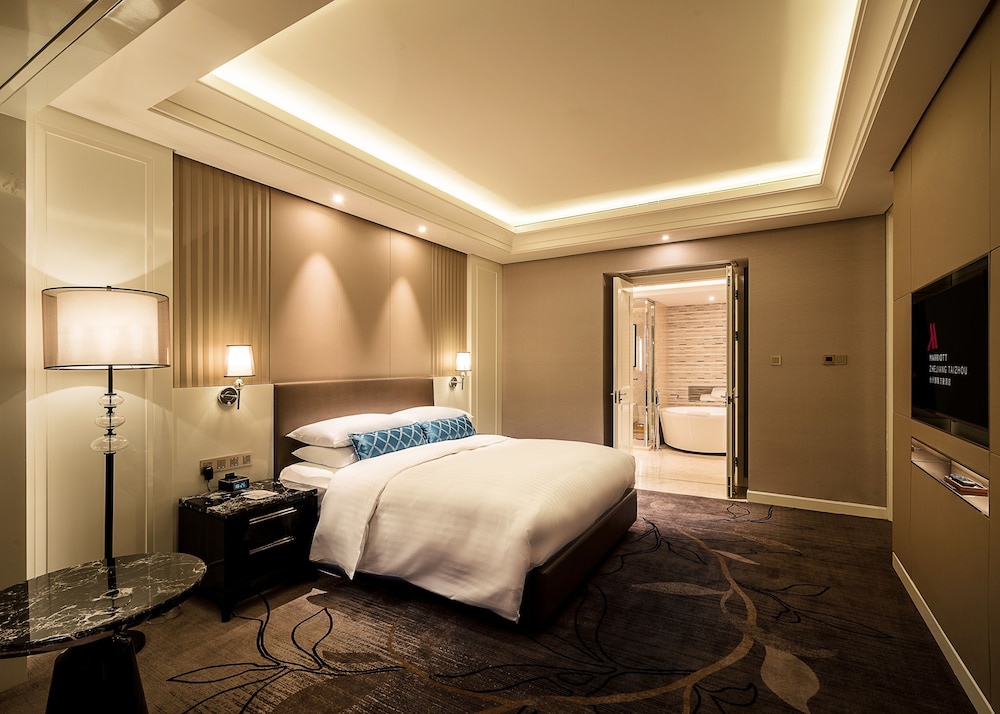 Club Suite, 1 Bedroom photo 2