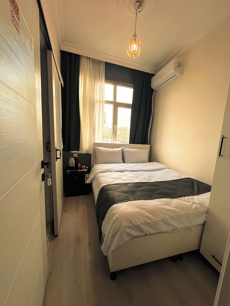 Standard Double Room photo 2