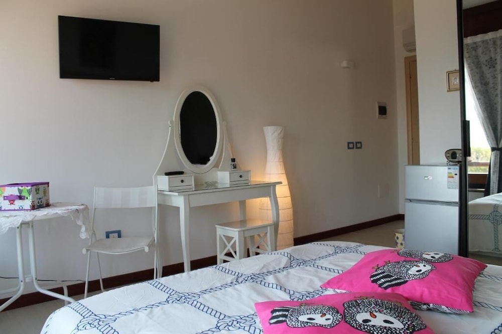 Family Room, 2 Bedrooms