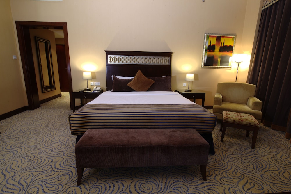 Deluxe Queen Room photo 3