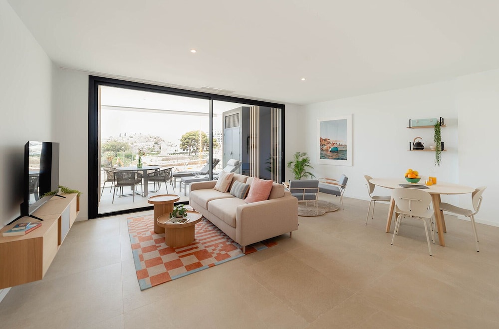 Apartamento, 2 habitaciones, terraza, vista al mar