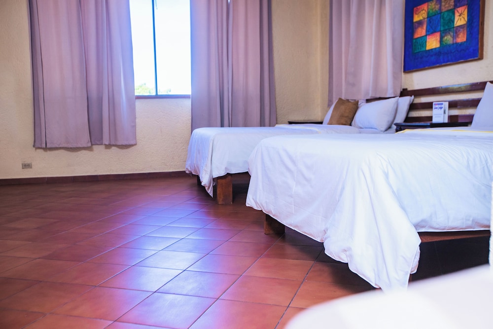 Family Room, Multiple Beds