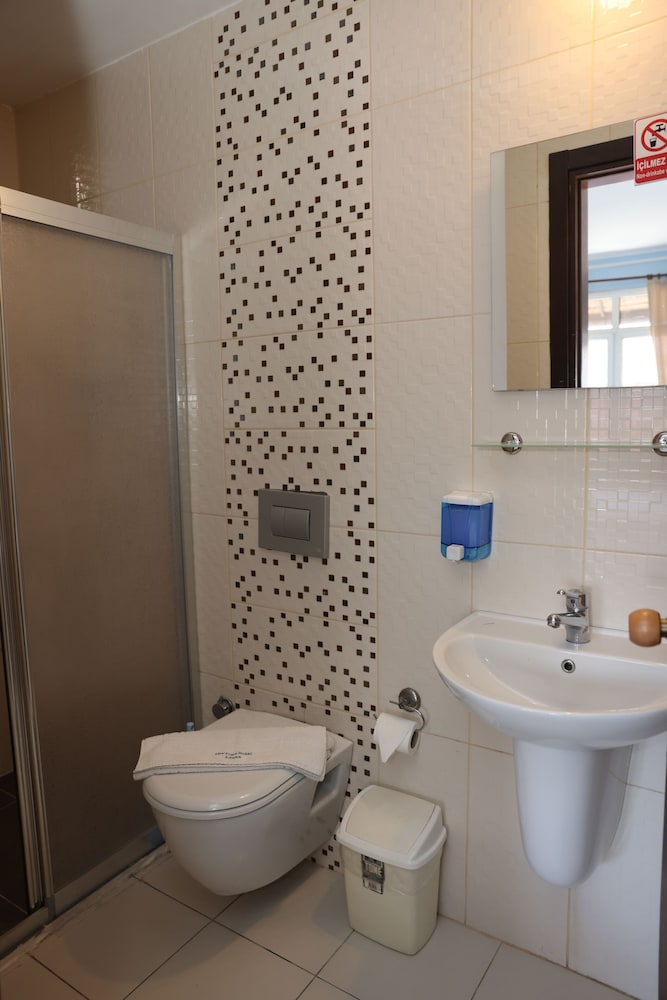 Deluxe Quadruple Room - Photo 2