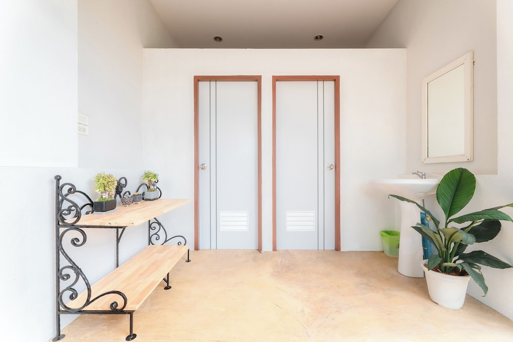Standard Room - Photo 8