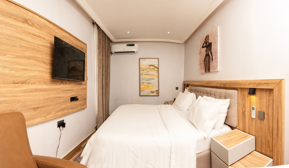 Deluxe Room, 1 King Bed, Non Smoking photo 1