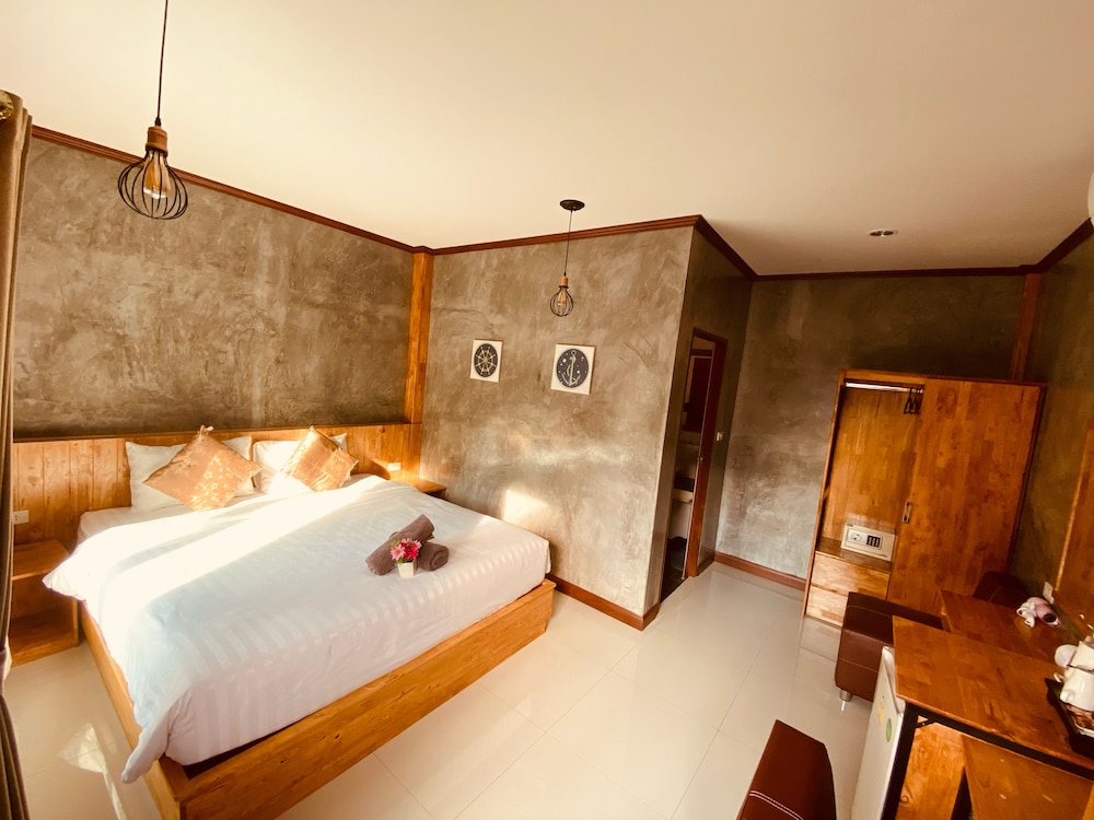 Deluxe Double Room - Photo 7