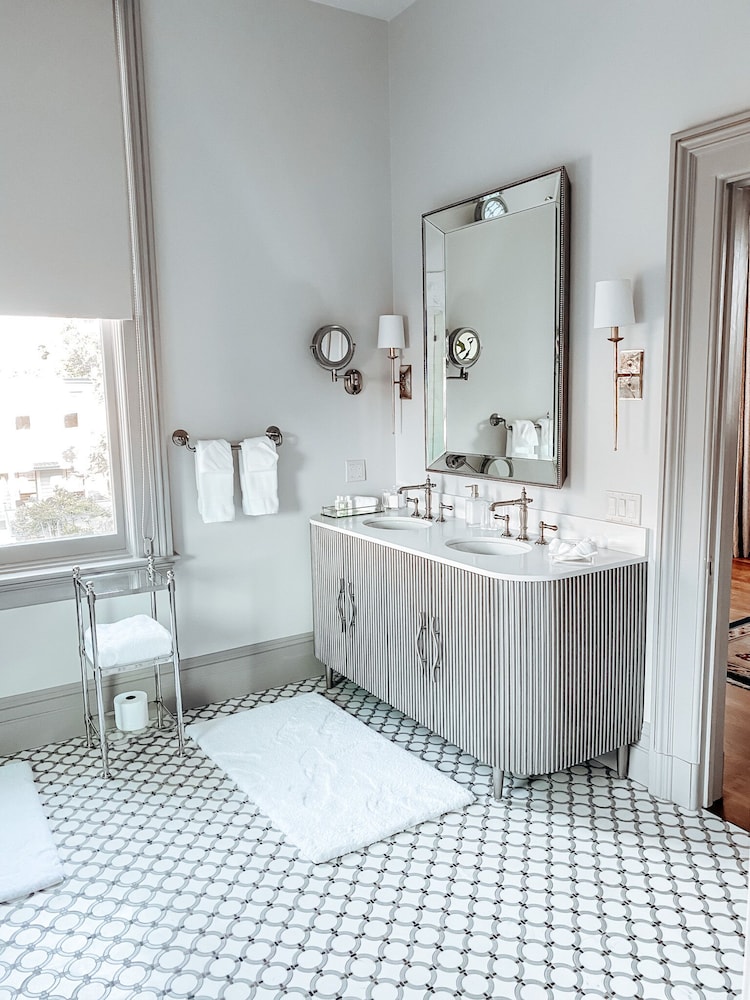 1 King Bed, Ensuite, (Master Suite) photo 3