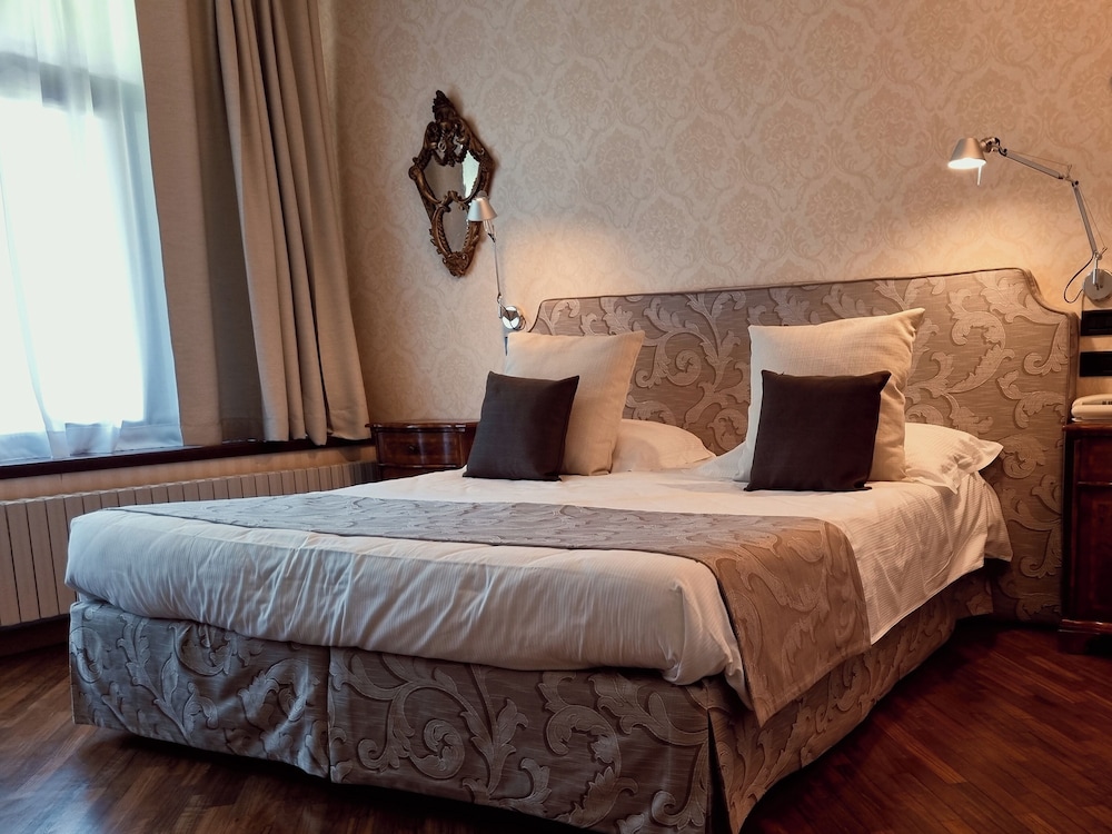 Double or Twin Room photo 1