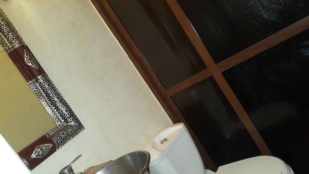 Classic Double or Twin Room, 2 Bedrooms photo 2