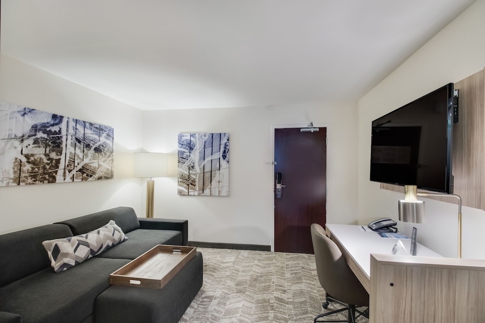 Suite, Multiple Beds - Photo 1
