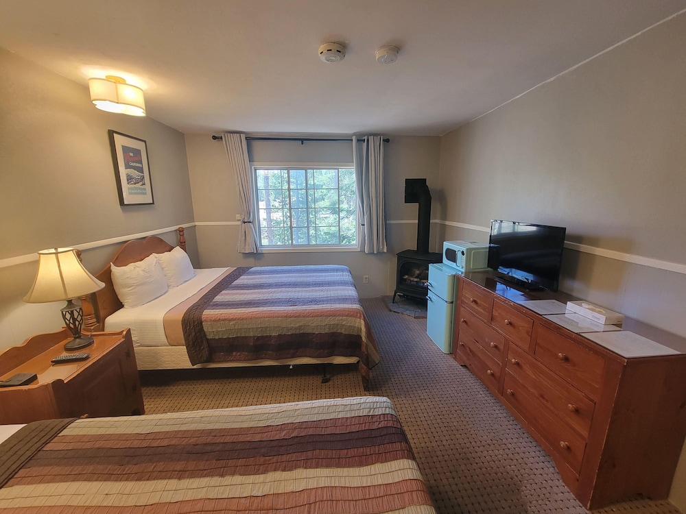Standard Room, 2 Queen Beds, Non Smoking