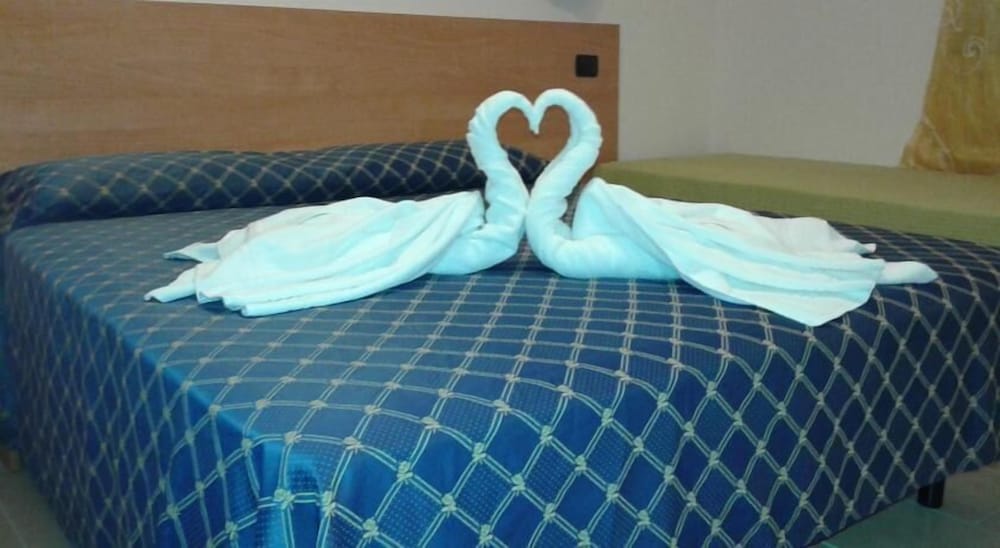 Standard Double or Twin Room photo 1
