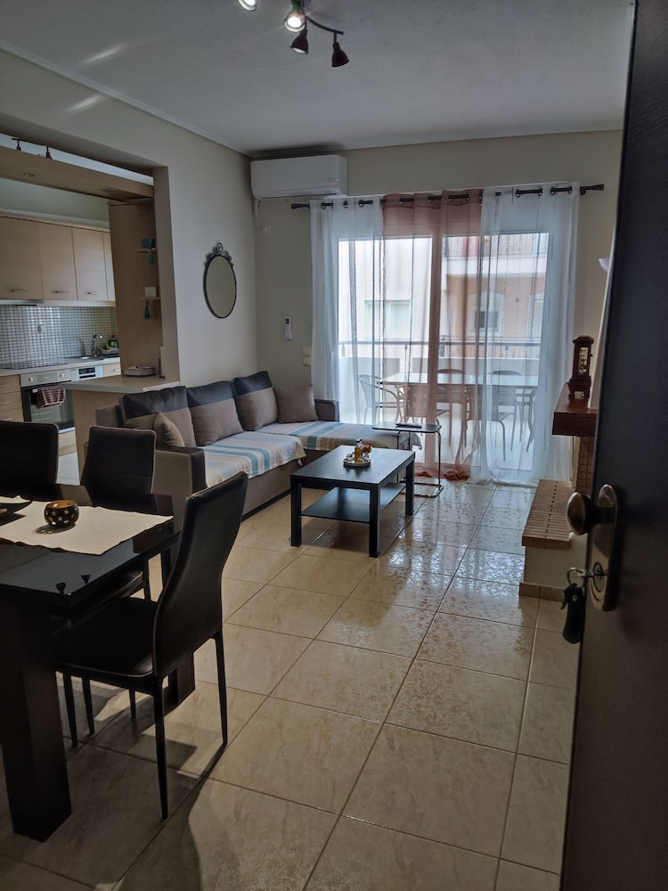 Economy Apartment, 3 Bedrooms, Non Smoking, Private Bathroom (A4) - Photo 8