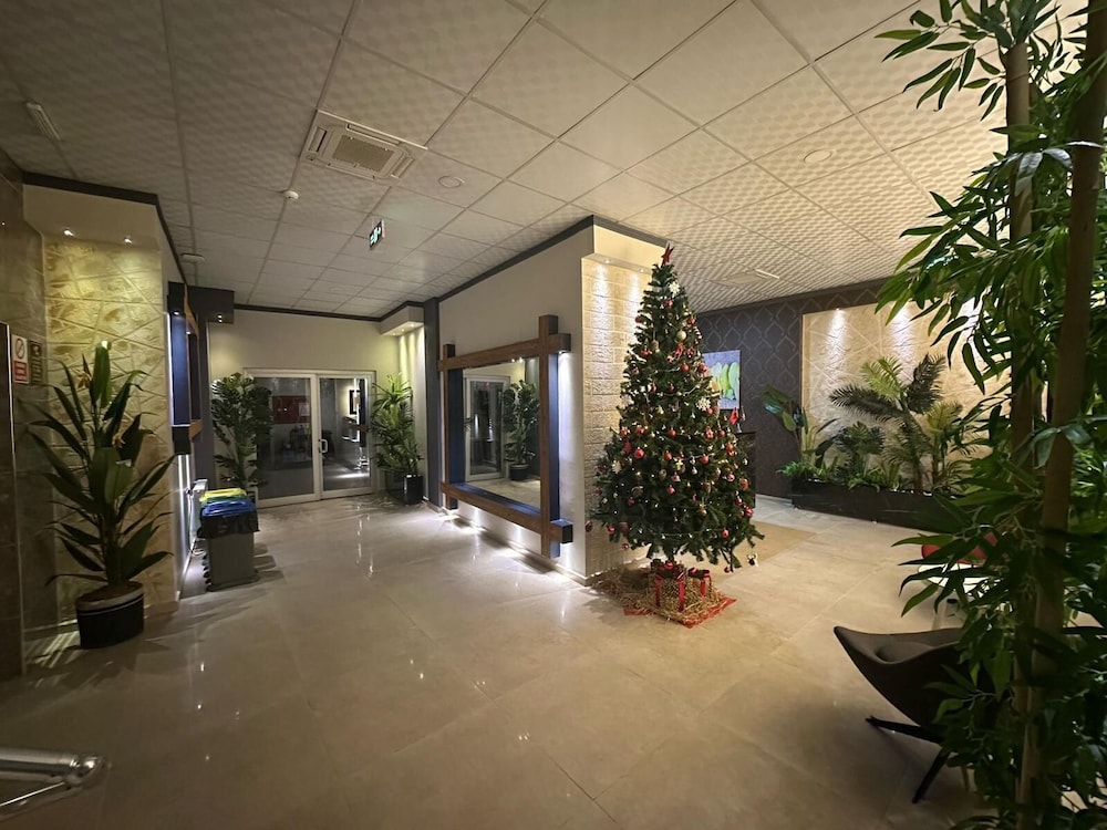 Deluxe Suite - Photo 1