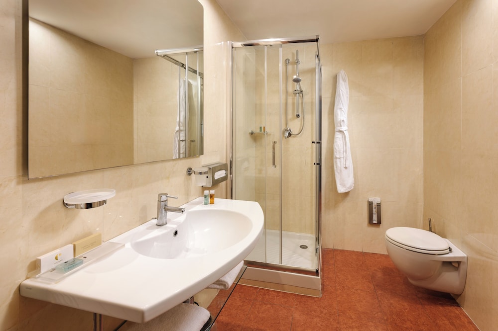 Superior Room - Photo 16