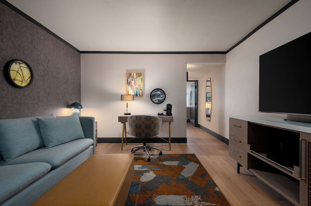 Suite, 1 Bedroom photo 2