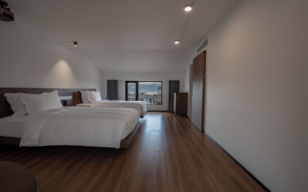 Comfort Twin Room, Private Bathroom