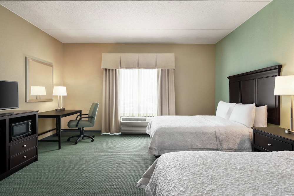 Room, 2 Queen Beds, Accessible, Non Smoking (Tub) photo 2