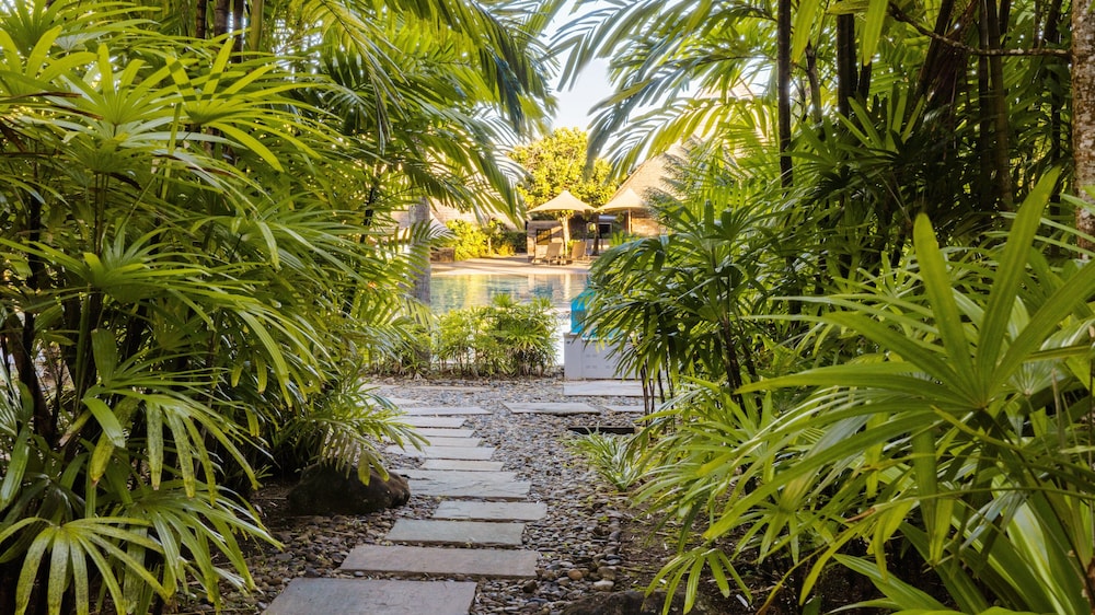 Room, 2 Double Beds, Pool Access, Garden View - Photo 5