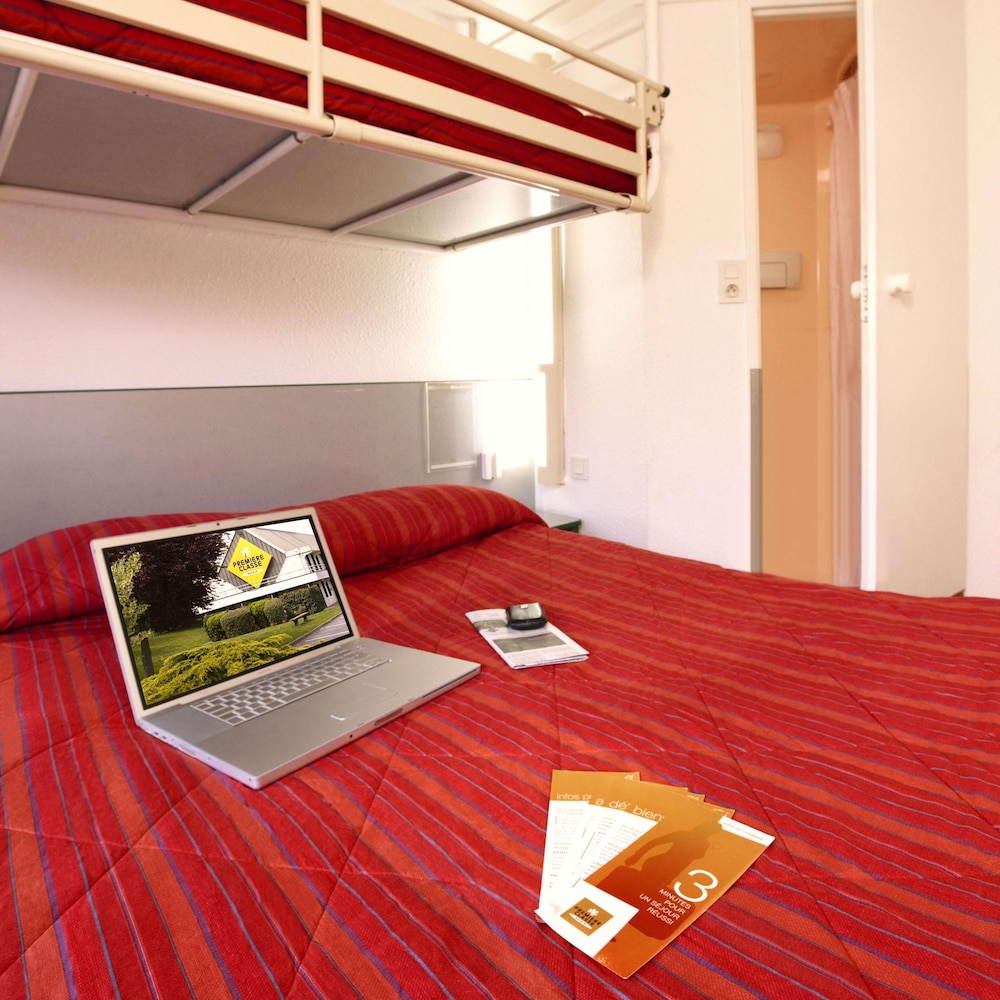 Standard Room, 3 Twin Beds - Photo 1