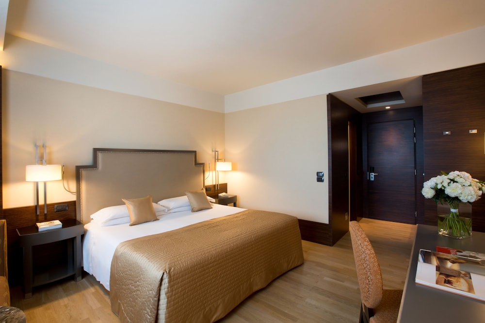 Deluxe Double Room - Photo 1