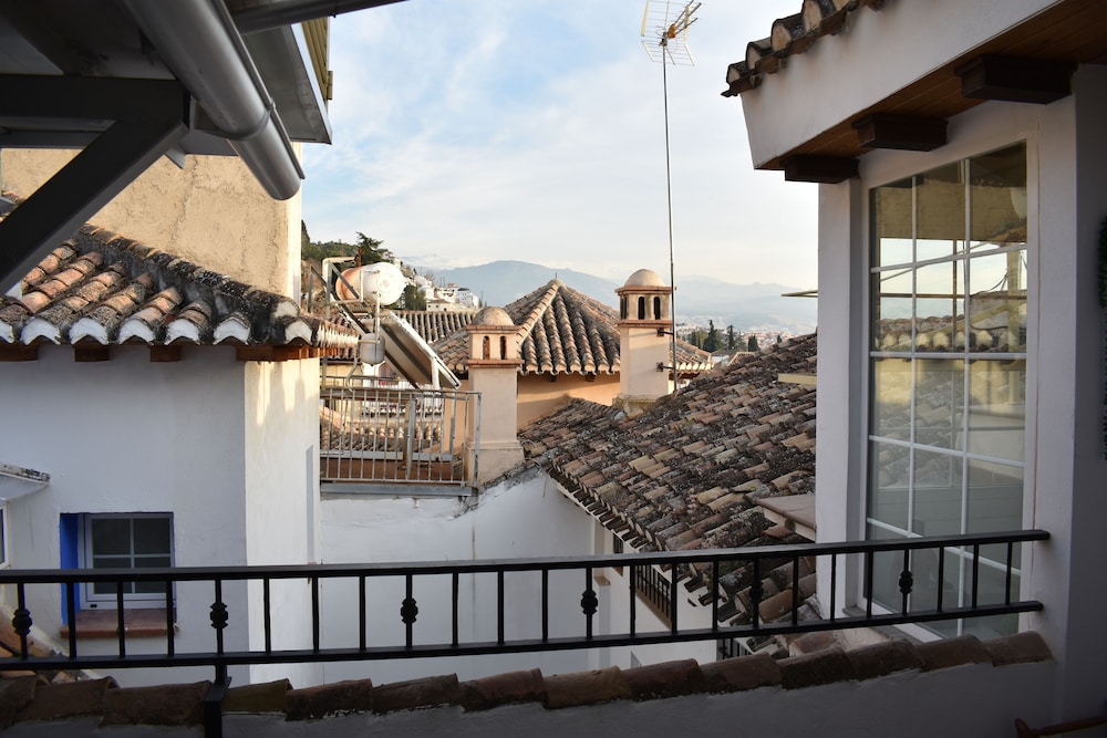 Deluxe Studio, 1 Double Bed with Sofa bed, Terrace, City View - Photo 11