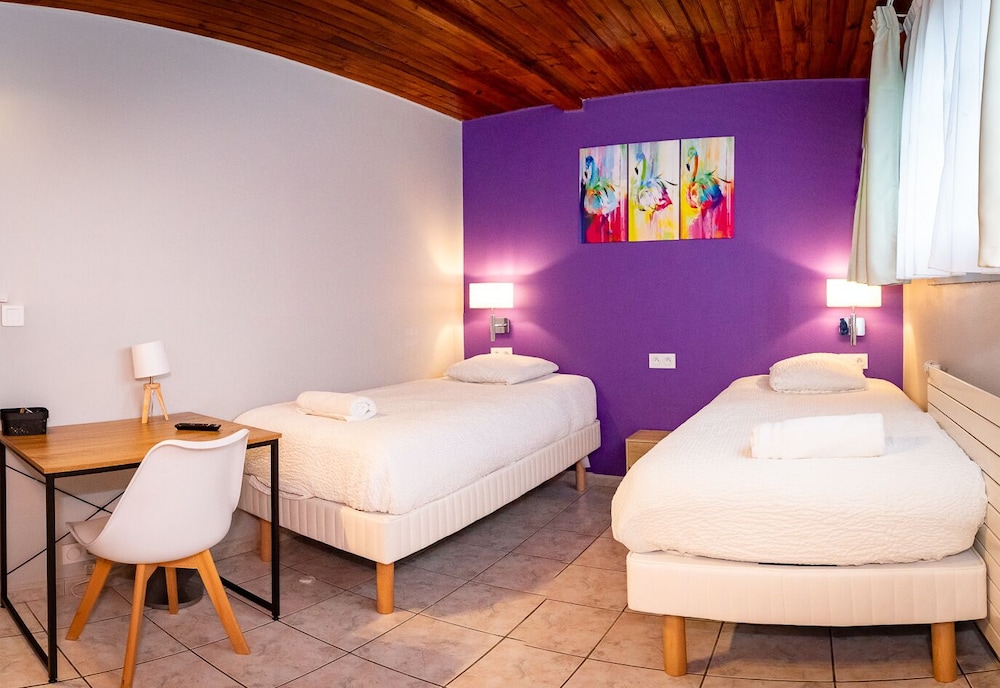 Standard Twin Room photo 2