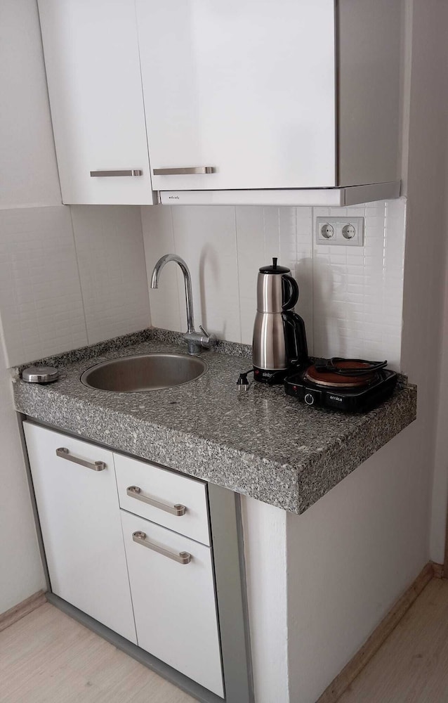 Studio Suite, Kitchenette, Corner