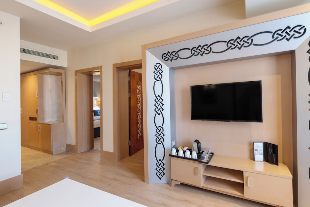 Family Suite, 2 Bedrooms, Sea View photo 3