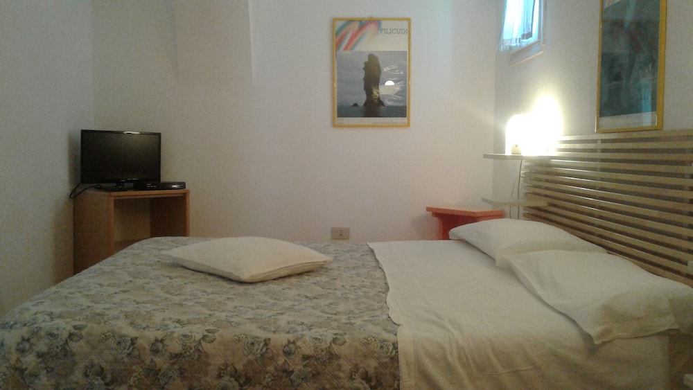 Studio, Ground Floor (M1)