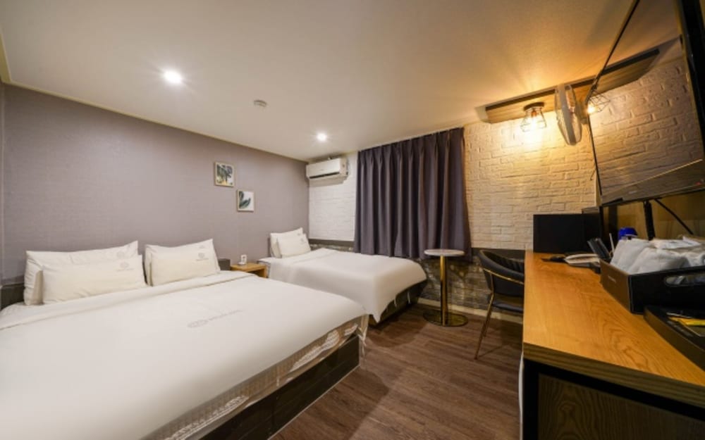 Deluxe Twin Room - Photo 1