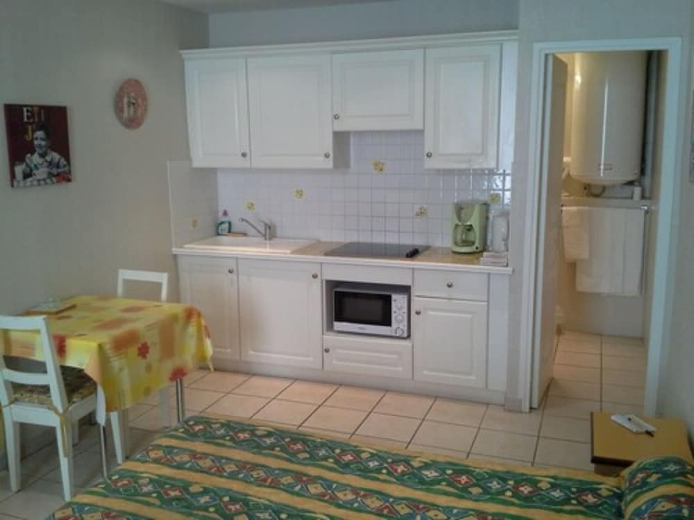 Standard Apartment, 2 Twin Beds - Photo 4