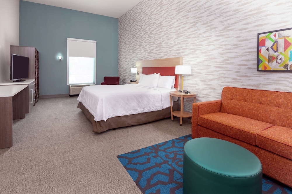 Suite, 2 Queen Beds, Accessible (Roll-In Shower, Mobility & Hearing)