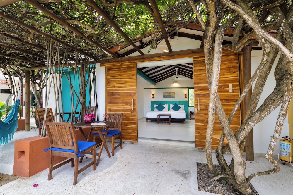 Standard Double Room, Partial Ocean View