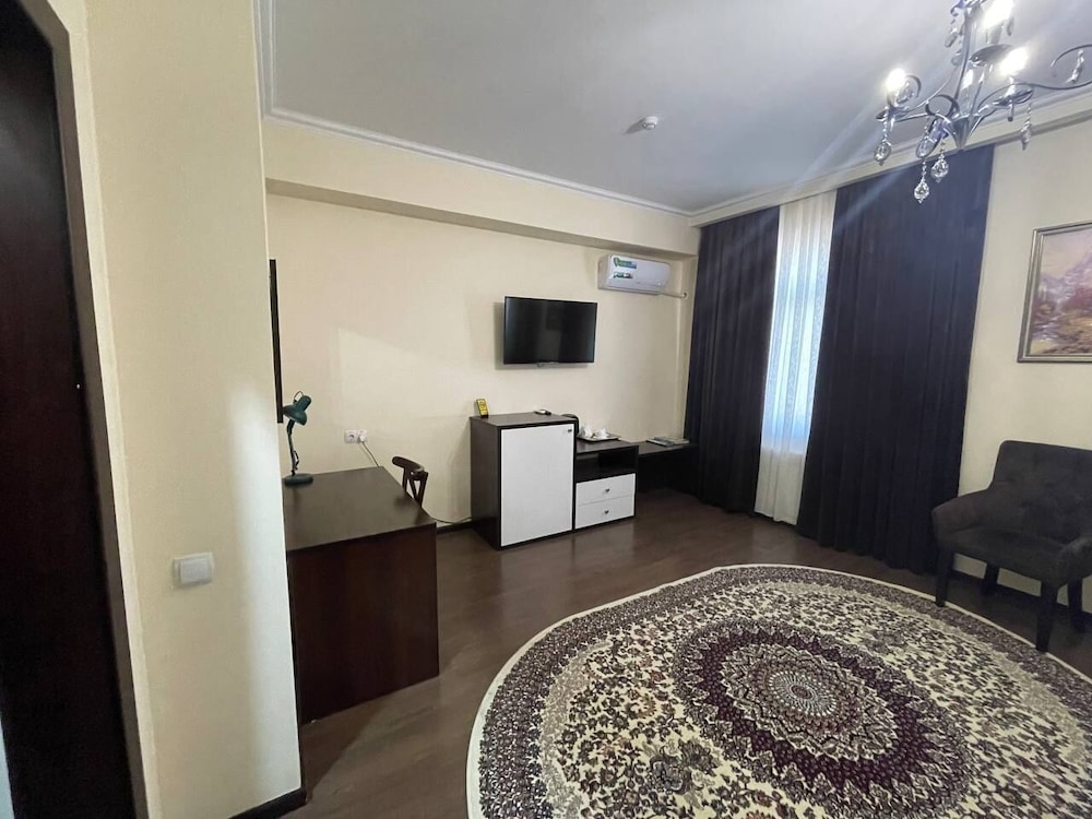 Classic Triple Room - Photo 2