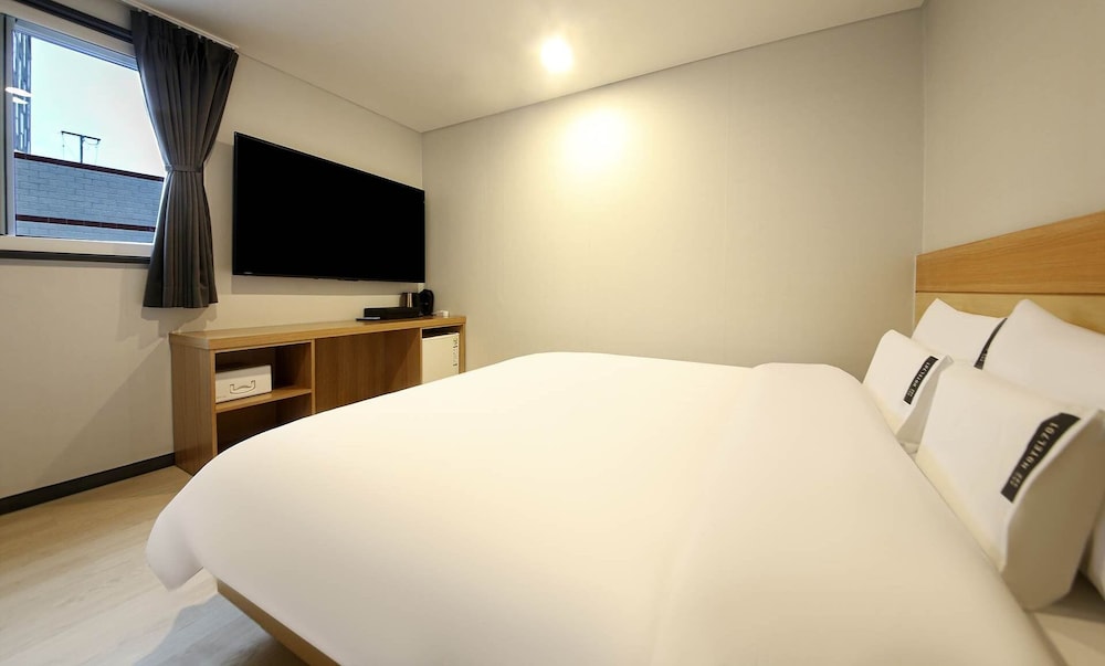 Deluxe Room - Photo 4