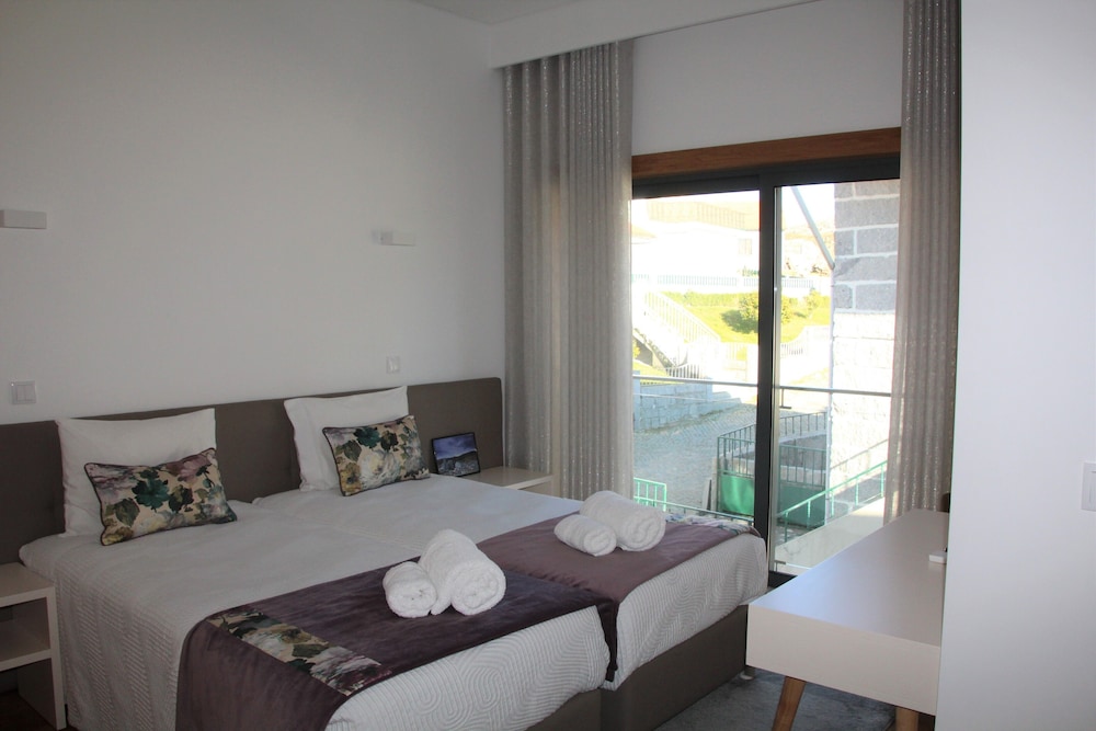Twin Room - Photo 2