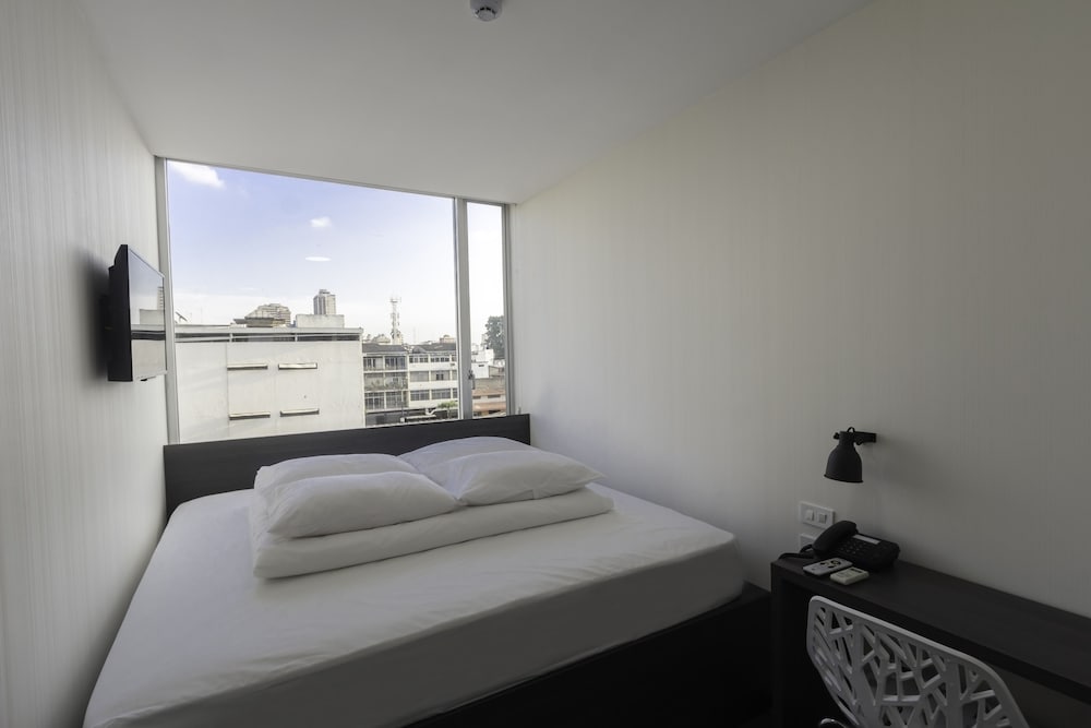 Business Room, 1 King Bed photo 2
