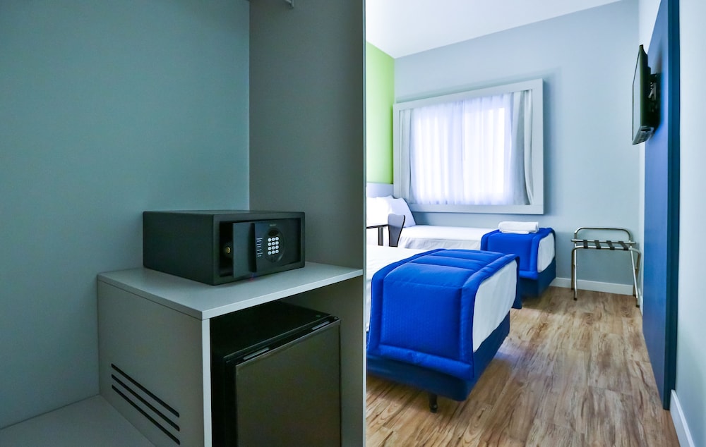 Family Room, 2 Bedrooms photo 3