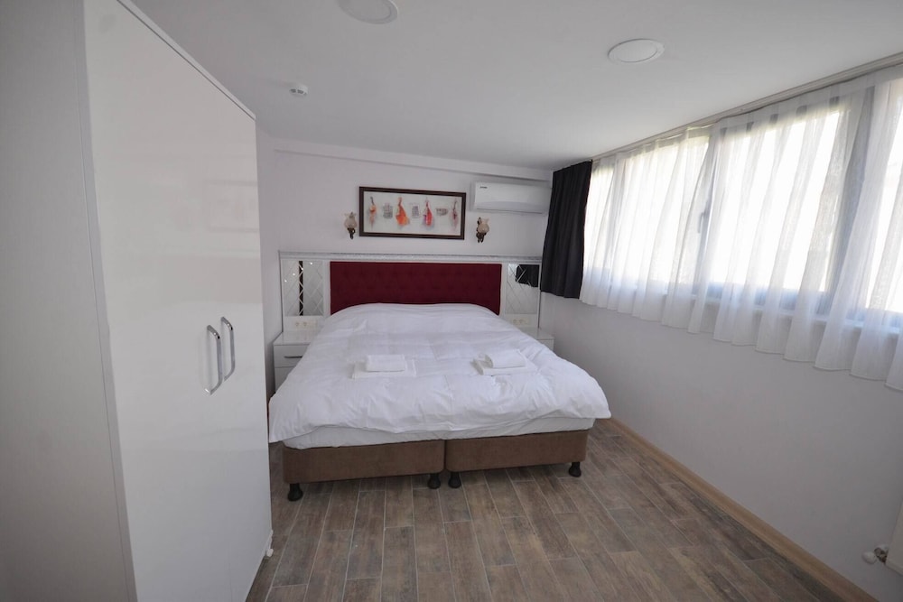 Ivy Suite 4 photo 1