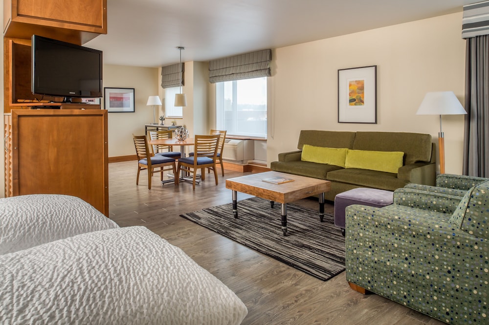 Suite - Photo 2