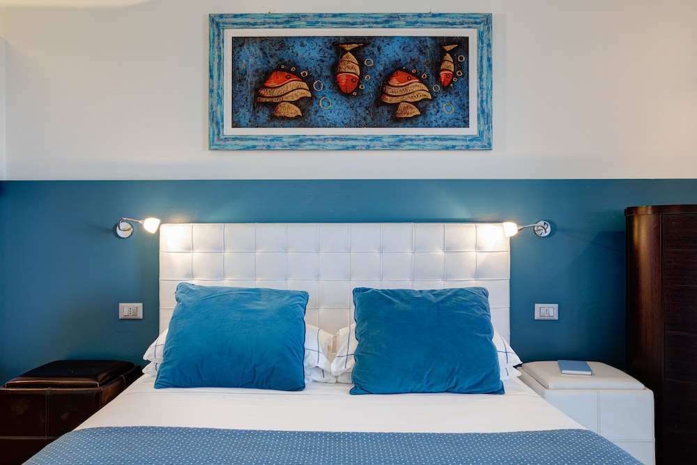 Deluxe Double Room, Sea View - Photo 3