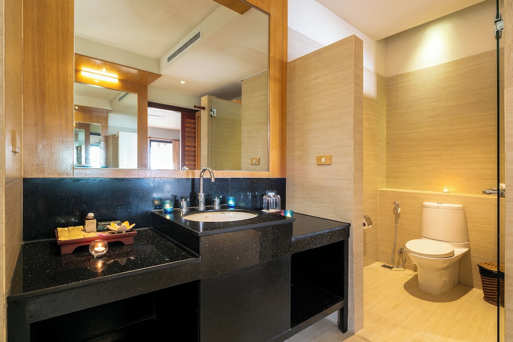 Grand Thai with Natural Ocean View & Spa Bath - Photo 14
