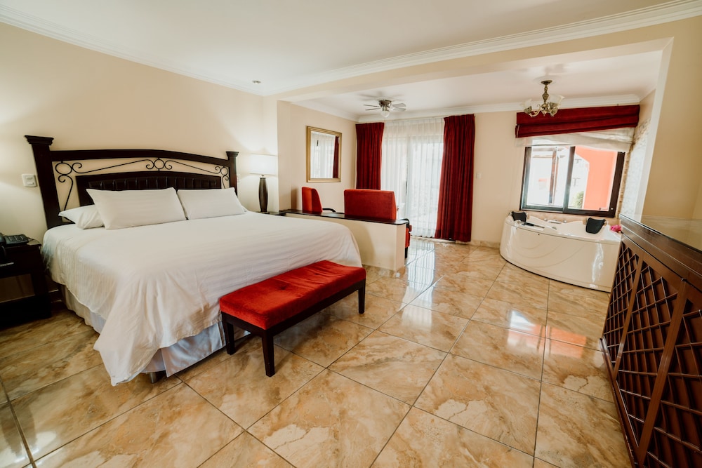 Junior Studio Suite
